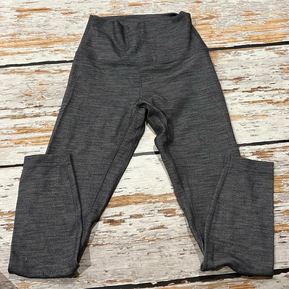 Lululemon size 4 gray